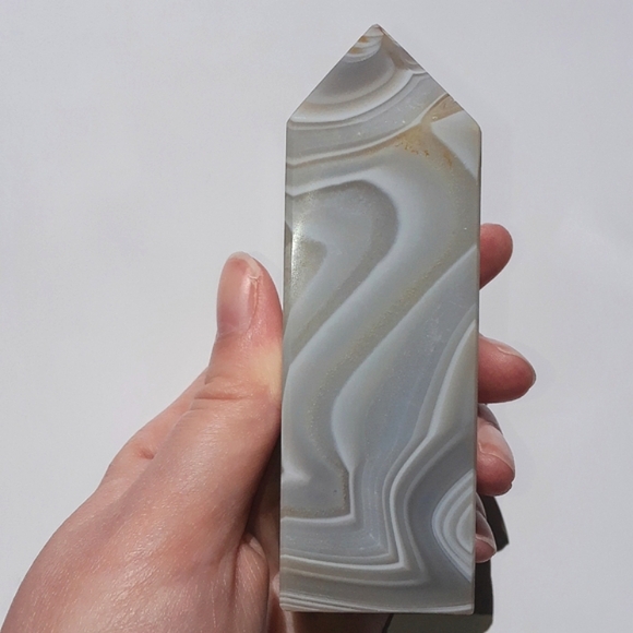 Banded Agate x Quartz Tower *tiny chip on tip* - Picture 2 of 5